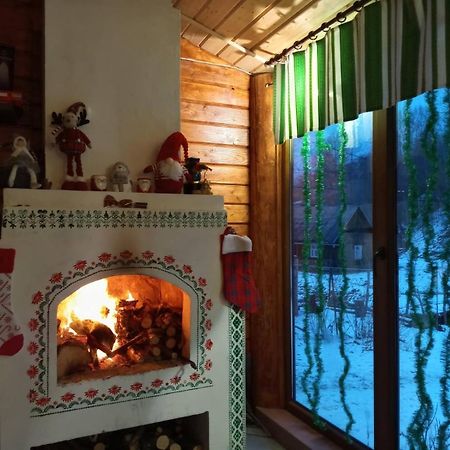 Gostynnyi Dvir U Marichky Hotel Mezőhát Kültér fotó