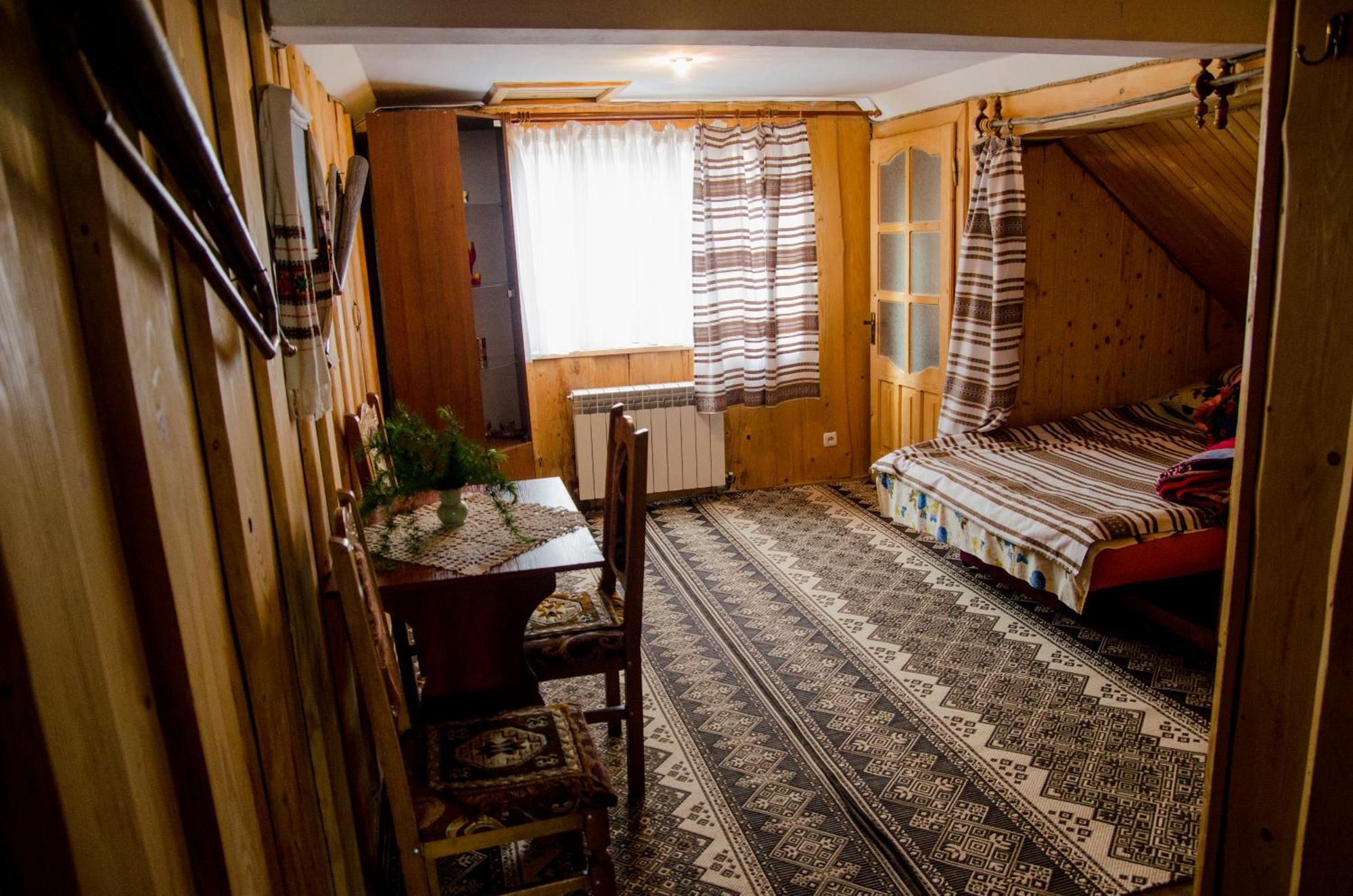 Gostynnyi Dvir U Marichky Hotel Mezőhát Kültér fotó