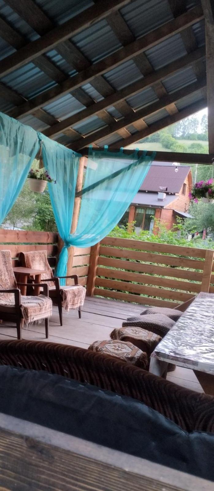 Gostynnyi Dvir U Marichky Hotel Mezőhát Kültér fotó