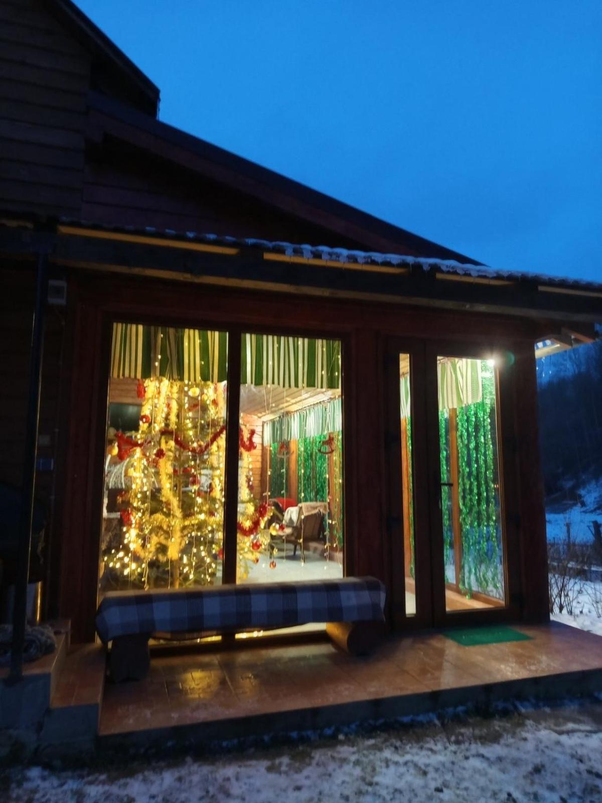 Gostynnyi Dvir U Marichky Hotel Mezőhát Kültér fotó
